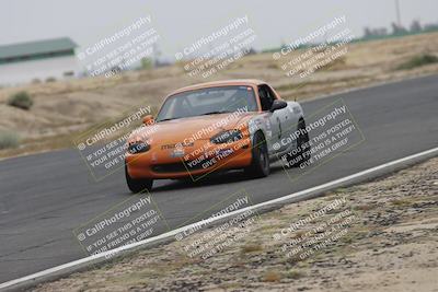 media/Jun-01-2025-CalClub SCCA (Sun) [[eae223c5dd]]/Group 5/Race (Front Straight)/